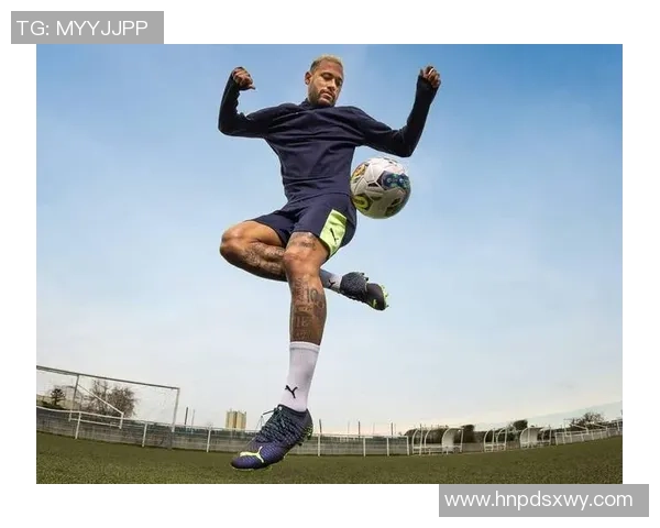 足球球星日常休闲鞋选择揭秘 穿搭风格与舒适度的完美平衡